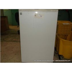 GE MINI FRIDGE