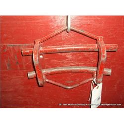 FRAME STRAIGHTENING ACCESSORY