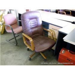 ROLLING OFFICE CHAIR