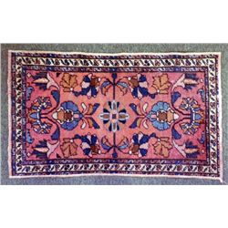 Vintage Oriental Small Wool Patterned Rug