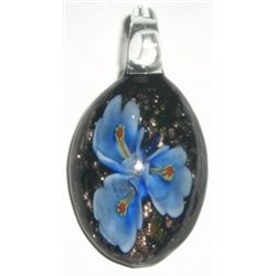 BEAUTIFUL HAND BLOWN GLASS PENDANT!! PENDANT CAME OUT OF SAFE!!