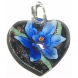 BEAUTIFUL HAND BLOWN GLASS PENDANT!! PENDANT CAME OUT OF SAFE!!