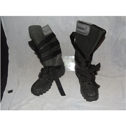 STARSHIP TROOPERS SCREEN USED BLOODY PAIR OF MOBILE INFANTRY BOOTS