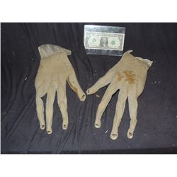 ALIEN CREATURE DEMON FOAM HANDS NO RESERVE!