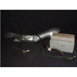 ANIMATRONIC PNEUMATIC ARM WITH ALL LINES AND CONTROL BOX