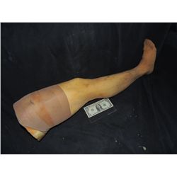 SEVERED FOAM FULL RIGHT LEG
