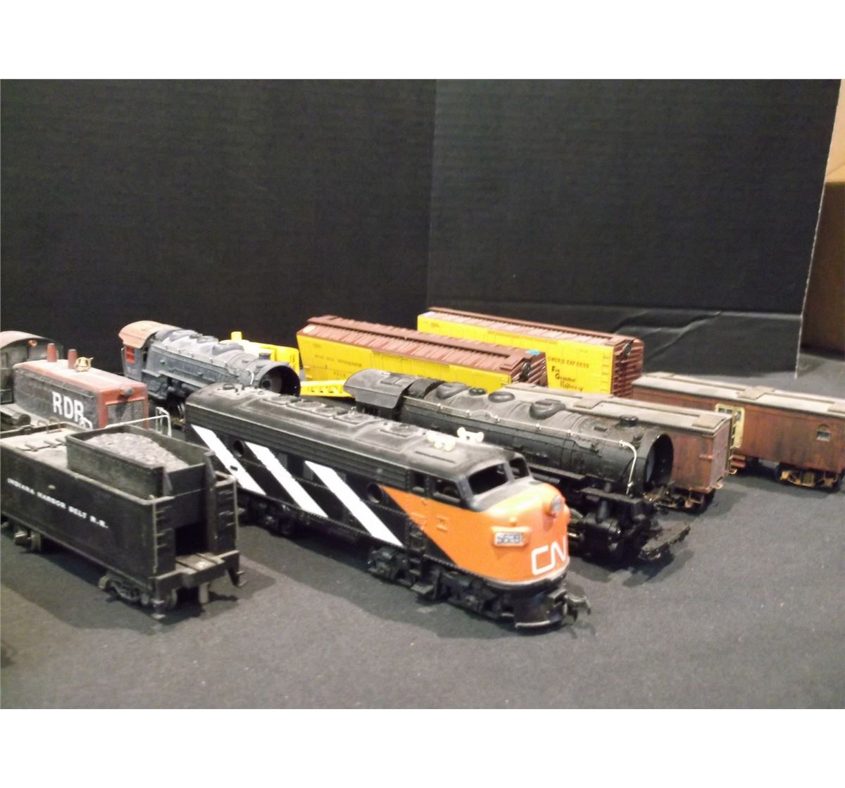 Assorted HO Train Cars