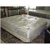 Image 1 : King size mattress and boxspring set