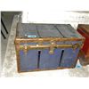 Image 1 : Vintage trunk
