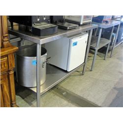 Commercial stainless steel prep counter