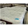 Image 1 : King size mattress and boxspring set