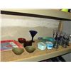Image 1 : Shelf lot of assorted decorative pieces; glassware