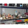 Image 1 : Shelf lot of assorted misc decorative items
