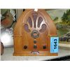 Image 1 : Old fashioned style table radio magnasonic