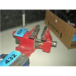 4 1/2" bench vice