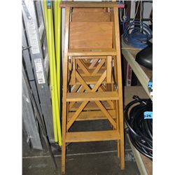 Approx 4F tall wooden step ladder