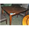 Image 1 : Contemporary dining table