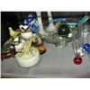 Image 1 : Lot of assorted collectables; porcelain, glassware