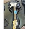 Image 1 : Academy electric guitar with soft case