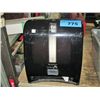Image 1 : Commercial paper towel dispensor