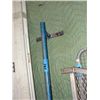 Image 1 : Skateboarders trick rail