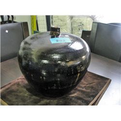 Large ceramic decorative lamp vase
