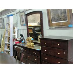 4pc cherry finish bedroom dresser set; 7 drawer