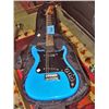 Image 1 : Memphis electric guitar with soft case
