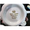 Image 2 : 40pc set of royal albert bone china england dinner