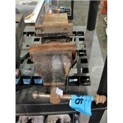 Bench vice