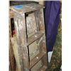 Image 1 : Small wooden step ladder