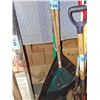 Image 1 : Bundle of garden rakes