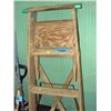 Image 1 : Approx 5F tall wooden step ladder