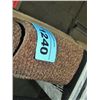 Image 1 : One roll of new carpeting - brown