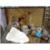 Image 1 : shelf lot of collectables and decorative items