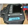 Image 1 : 7" color TFT portable DVD player