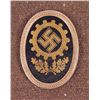 Image 1 : NAZI DAF-DEUTSCHES ARBEITFRONT VISOR BADGE-METAL&FABRIC