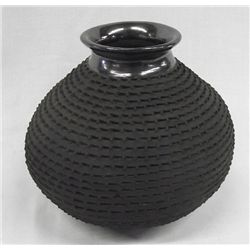 Textured Mata Ortiz Jar - Benjamin Soto