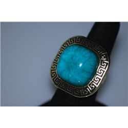 FASHION JEWELRY BRASS RING; SYNTHETIC TURQUOISE STONE