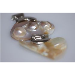 FANCY FASHION JEWELRY SHELL PENDANT