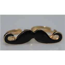 NOVELTY BLACK MUSTACHE SHAPED DUAL FINGER BRASS RING