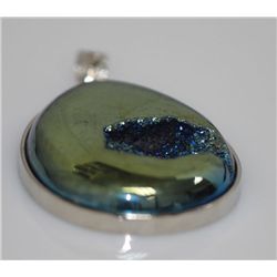 FANCY FASHION JEWELRY GREEN PENDANT