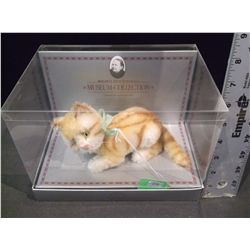  Tabby  by Steiff. 6 .