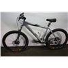Image 1 : GREY SPECIALIZED HARD ROCK 24 SPEED FRONT SUSPENSION MOUNTAIN BIKE