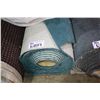 Image 2 : ROLL OF TEAL PATTERNED MEDIUM LENGTH CARPET