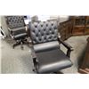 Image 2 : TRADITIONAL TUFFTED LEATHER EXECUTIVE CHAIR