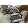 Image 2 : TRADITIONAL TUFFTED LEATHER EXECUTIVE CHAIR