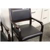 Image 3 : BLACK LEATHER DARK WALNUT CLIENT CHAIR