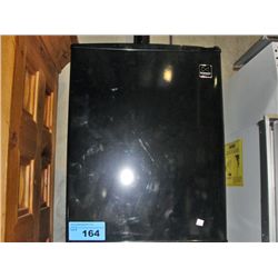 Black daewoo bar fridge