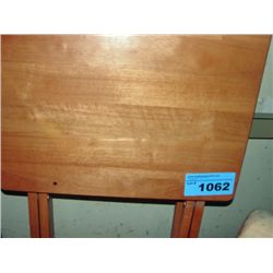 2 folding TV dinner trays